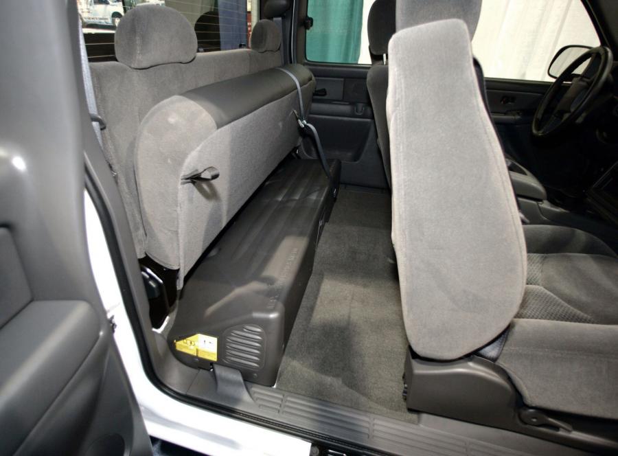  Chevrolet Silverado Hybrid 2004 года  (фото 14 из 24)